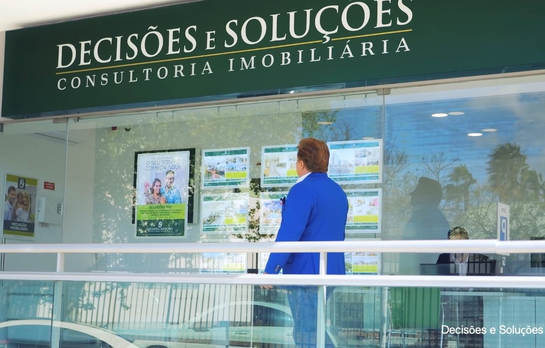 Decisões e soluções lança campanha publicitária na TV com a participação de Herman José