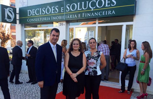 Empresa Decisões e Soluções abre agência em Almada